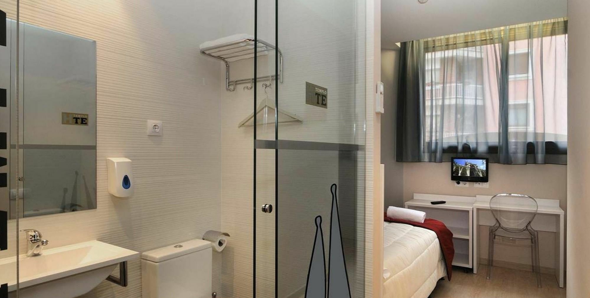 Hostemplo Sagrada Familia Guest house 3*